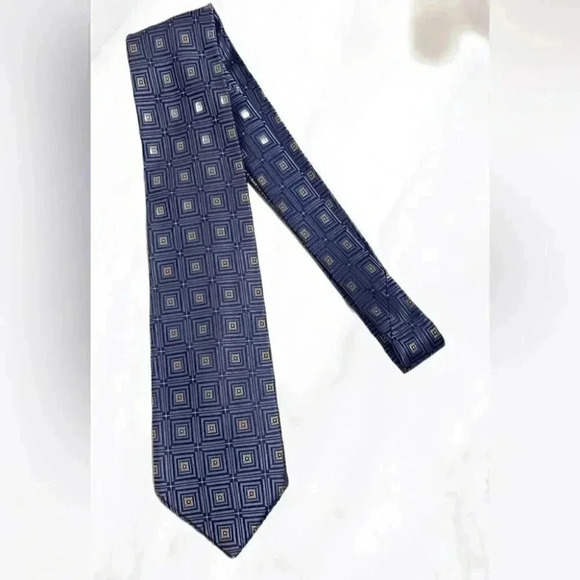 Harry Rosen 100% silk blue and grey geometric medallion tie - Picture 1 of 3
